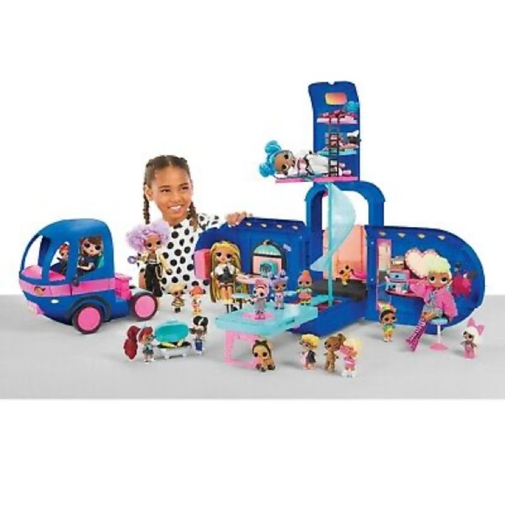 L.O.L OMG 4-in-1 Fashion Dollhouse Glamper Camper